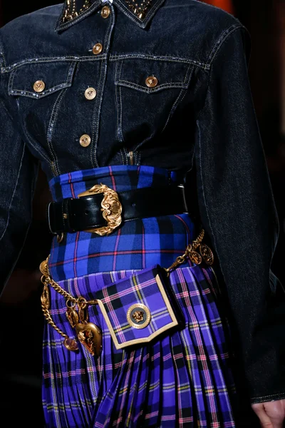 Look 29